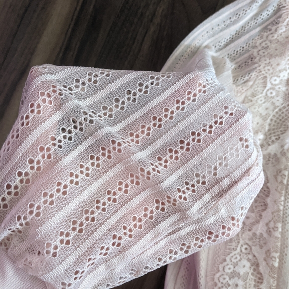 Delicate lace pullover sweater - Picture 5 of 5